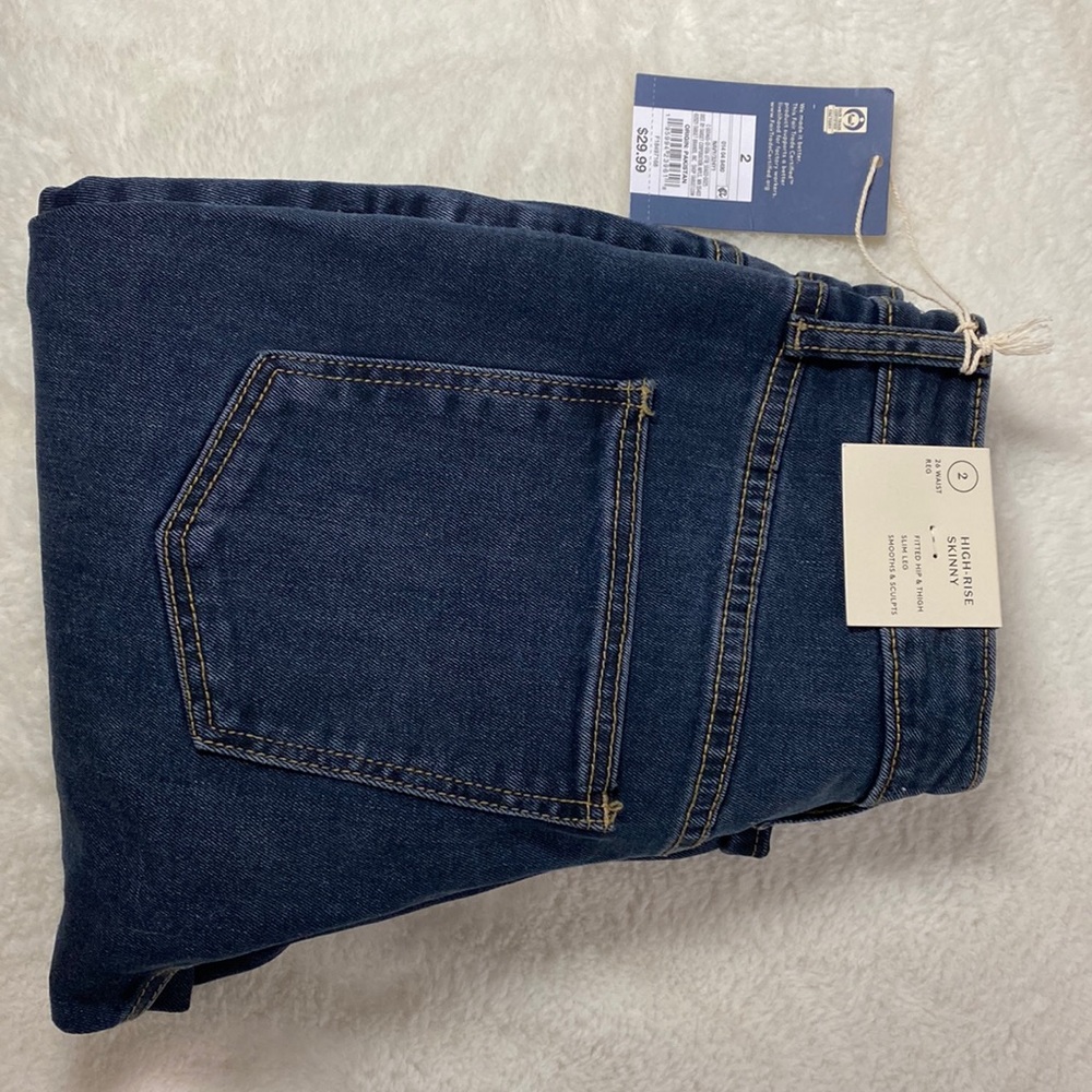 Universal threads skinny jeans. Dark wash